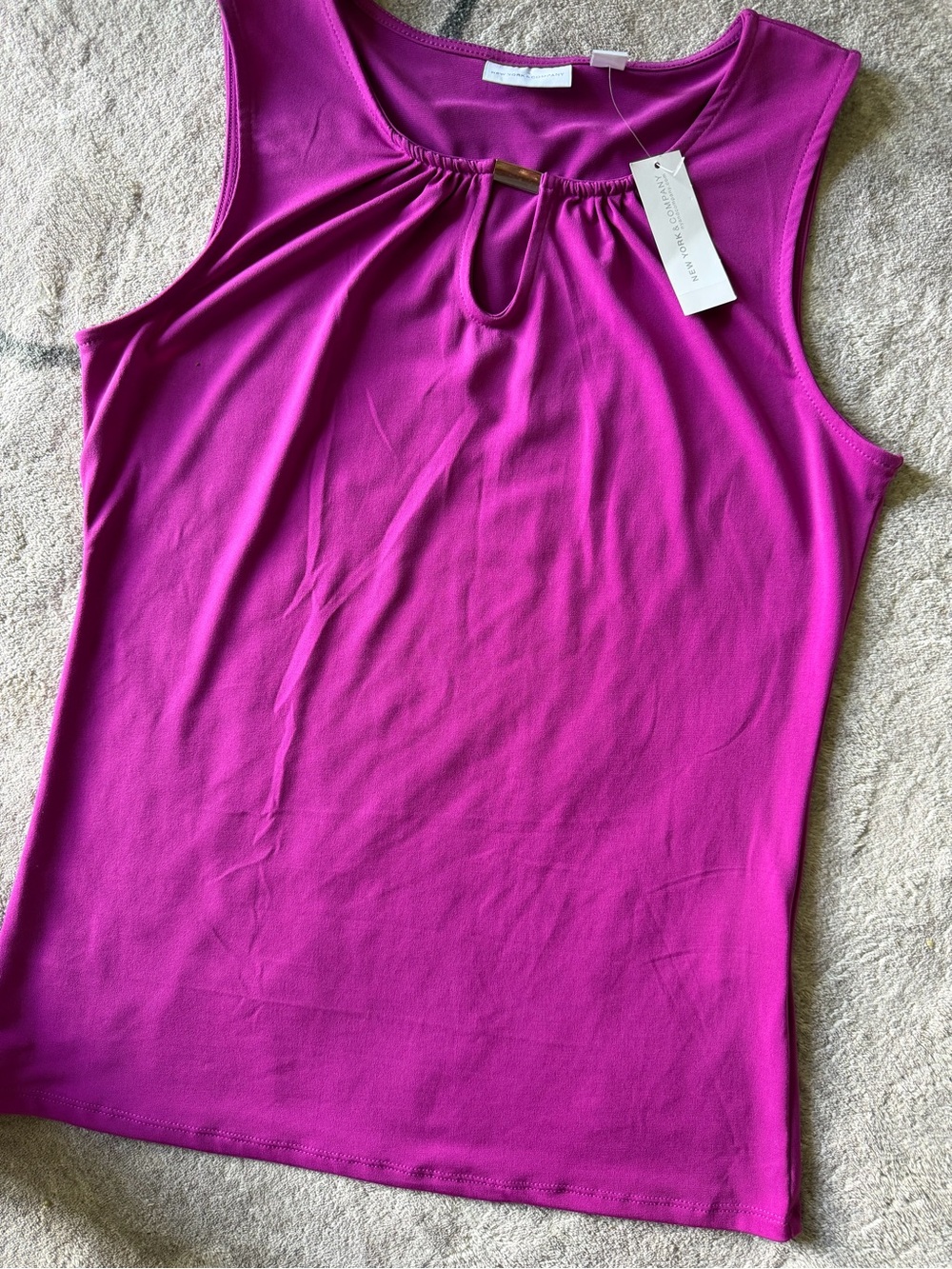 New York & Company Magenta Sleeveless Keyhole Tank
